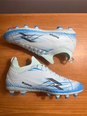 RUNIC Soccer Cleats